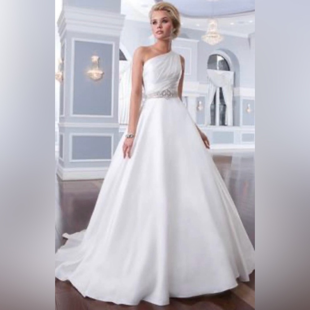 One-Shoulder White Bridal Ball Gown with Jeweled Waist